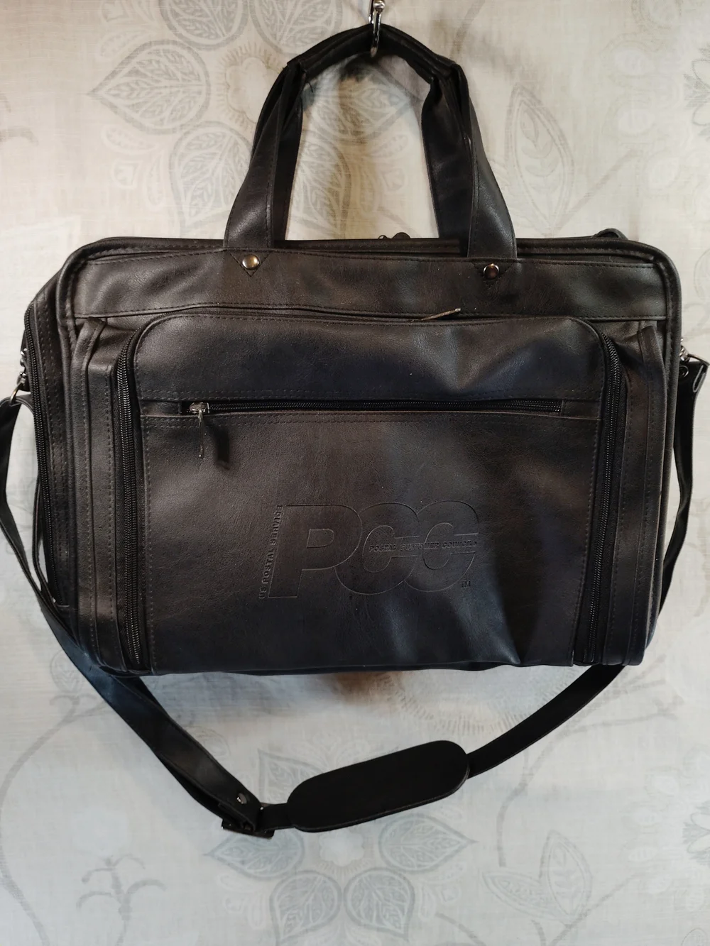 Leeds Black Leather Laptop/Messenger /Briefcase - Professional Men’s Bag